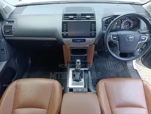 Toyota Land Cruiser Prado 2021 Pearl