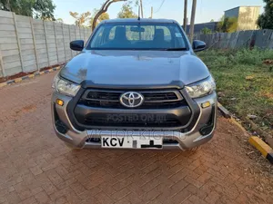 Toyota Hilux Revo Single Cab Deisel 2.4 RWD 2019 Gold