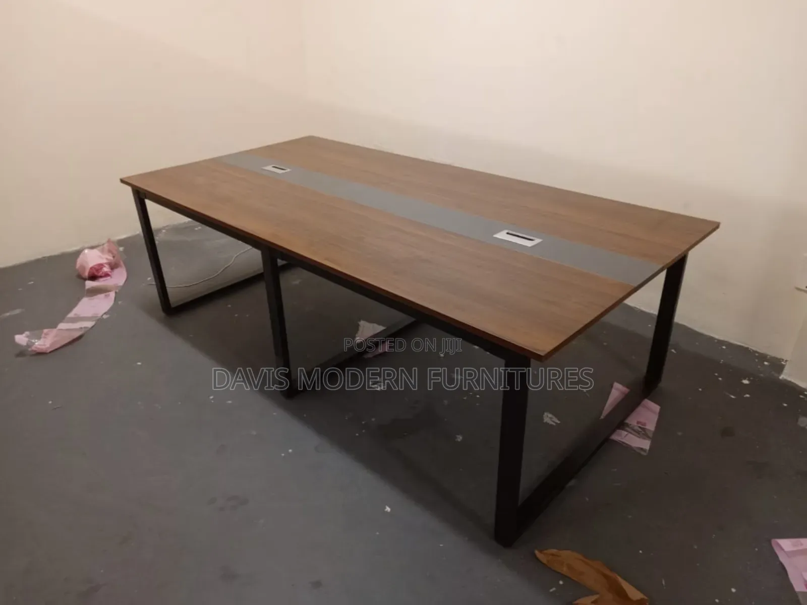 Modern 6-Seater Office Workstation Table
