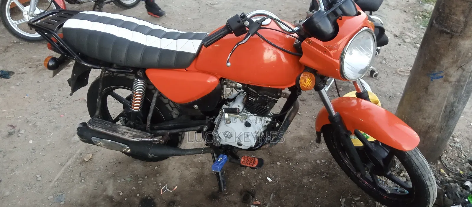 Bajaj Boxer 150 UG 2023 Red
