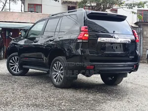 Toyota Land Cruiser Prado 2019 Black