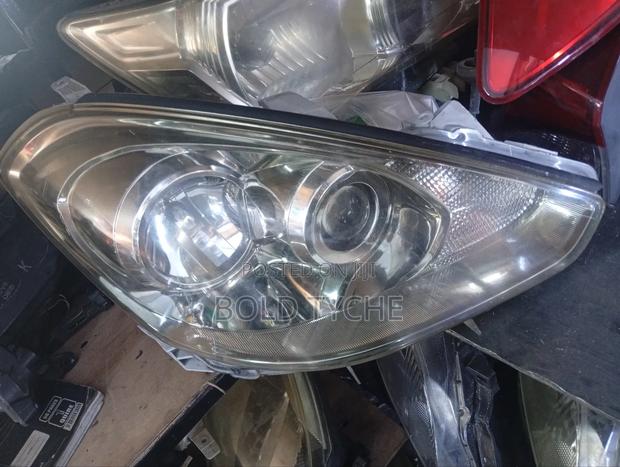 Toyota Caldina Headlight