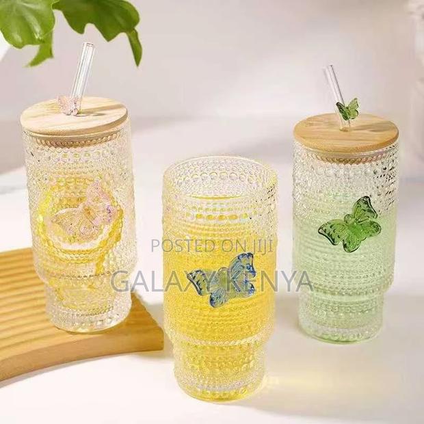 475ml Glass Cups With Lids and Straws - thumbnail 3