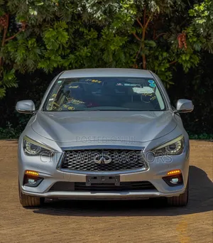 Nissan Skyline 2019 Silver