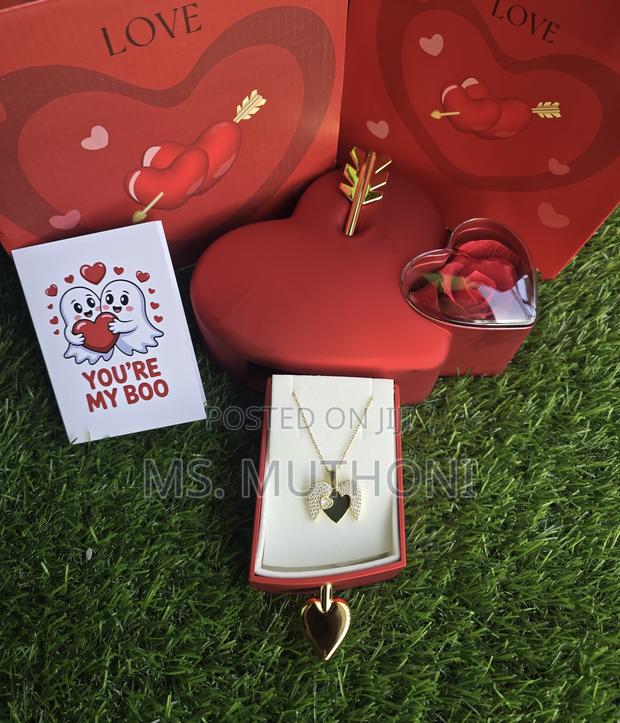 Love Box Birth Day / Valentines Ladies Gift Set - main view