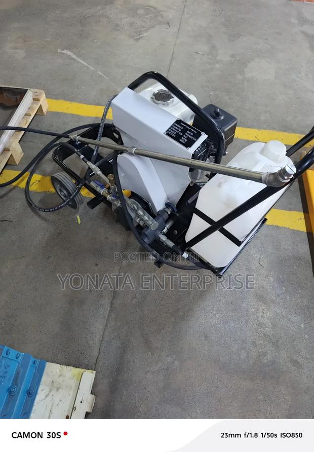 Asphalt Sprayer Machine