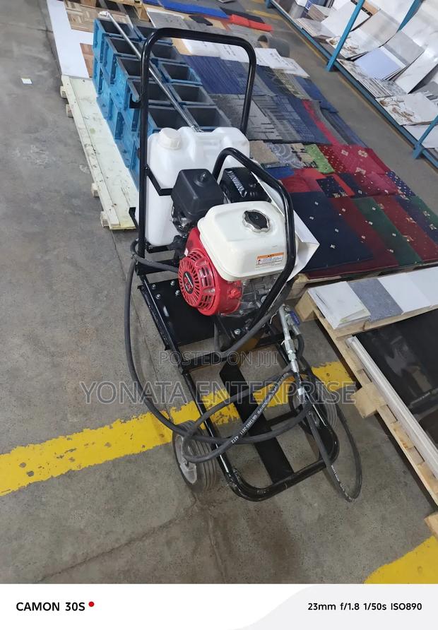 Asphalt Sprayer Machine - thumbnail 2