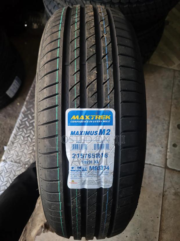 215/65r16 Maxtrek
