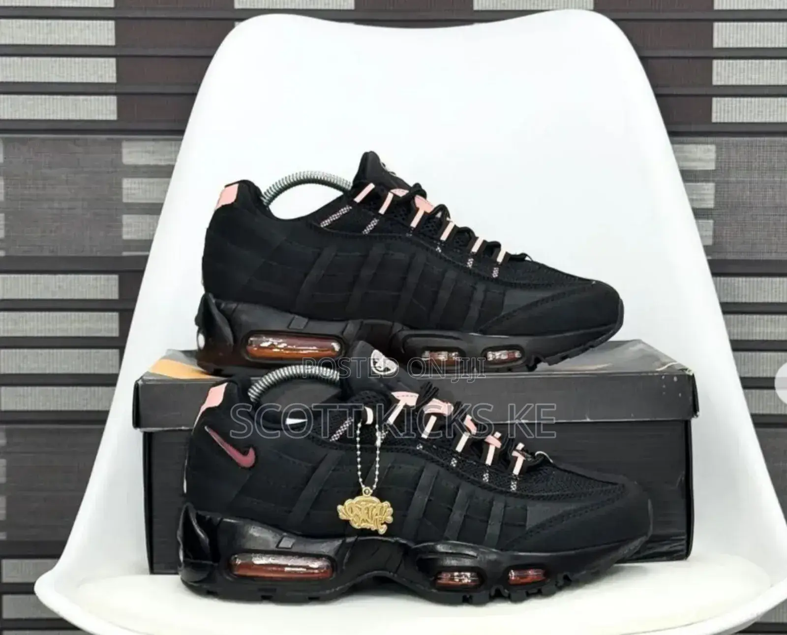 Nike Airmax 95 
“ Central Cee