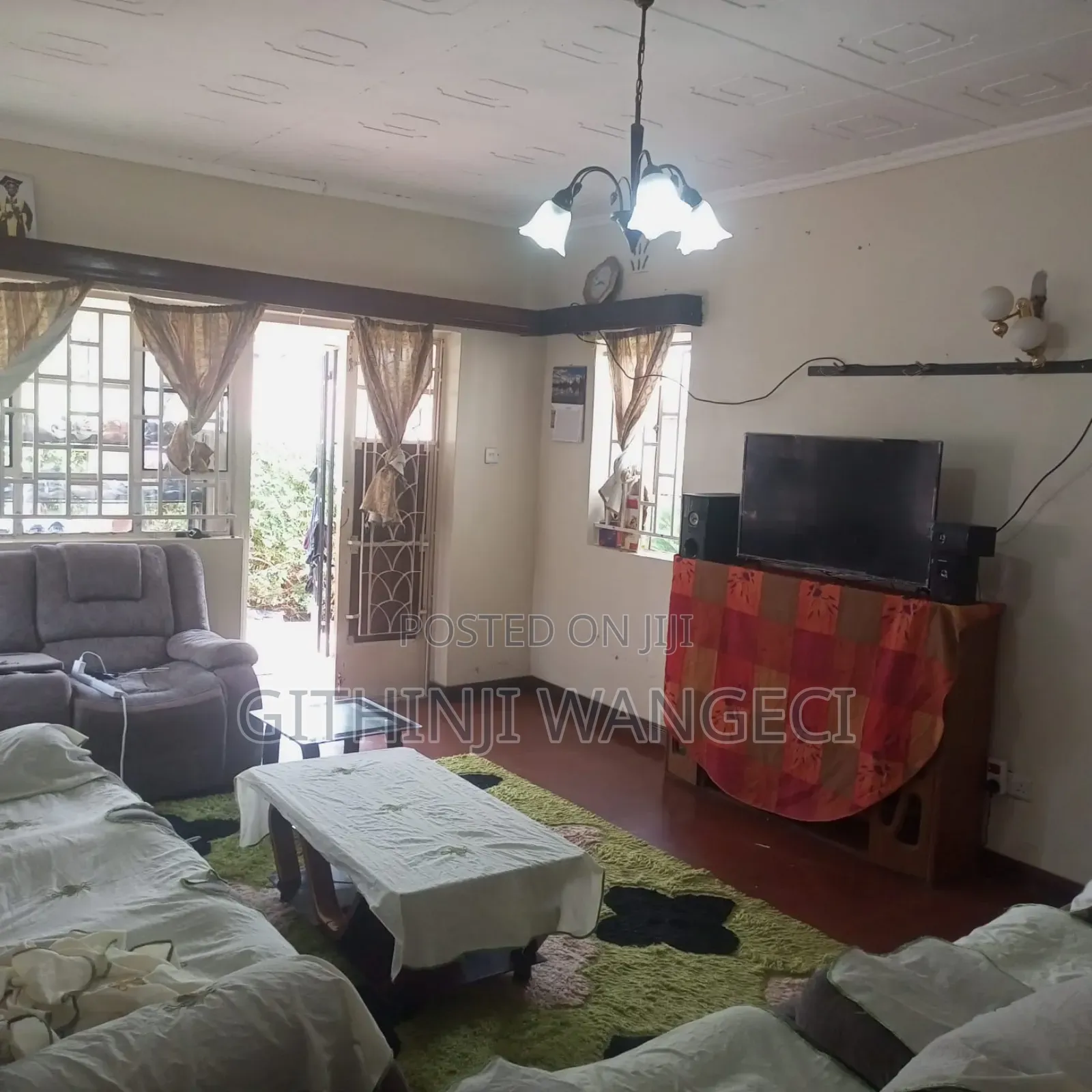 3bdrm Bungalow in Ololua, Oluulua for sale