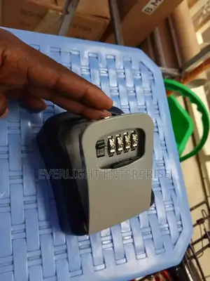Safe Metallic Key Lock Box
