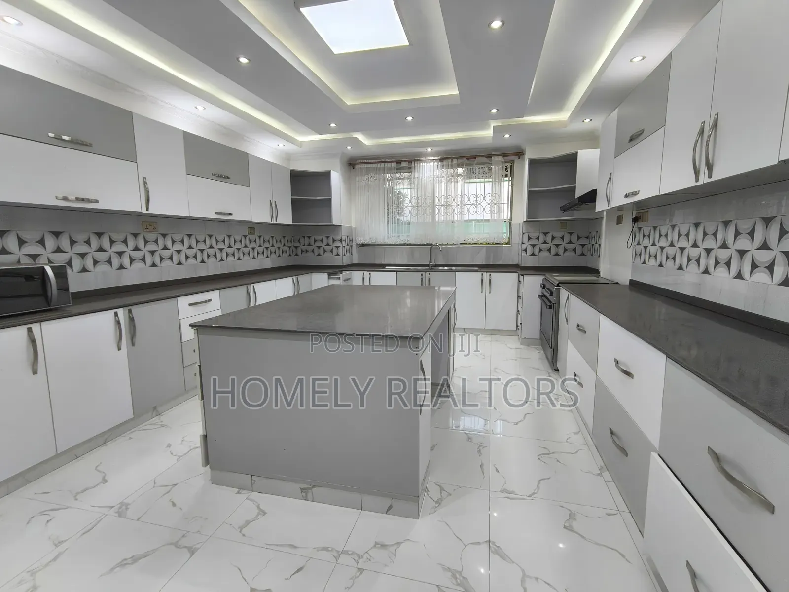 Furnished 6bdrm Maisonette in Nairobi, Karen for rent