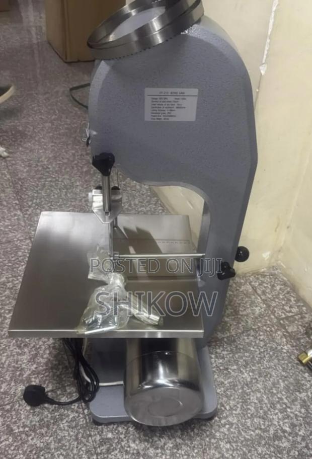 J 210 Bonesaw With Extra Blade - main view