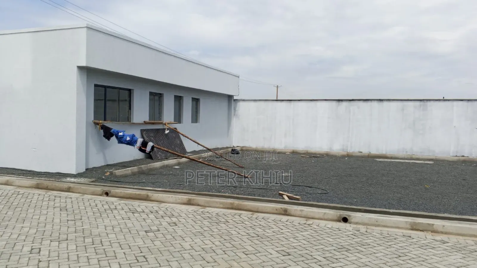 Godown to Let 3100sqft Off Eastern Bypass Before Kamakis