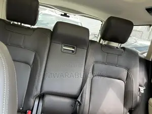 Land Rover Range Rover Vogue 2018 Yellow
