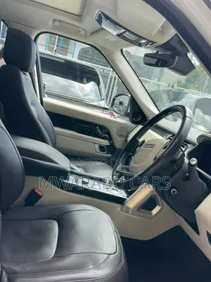 Land Rover Range Rover Vogue 2018 Yellow