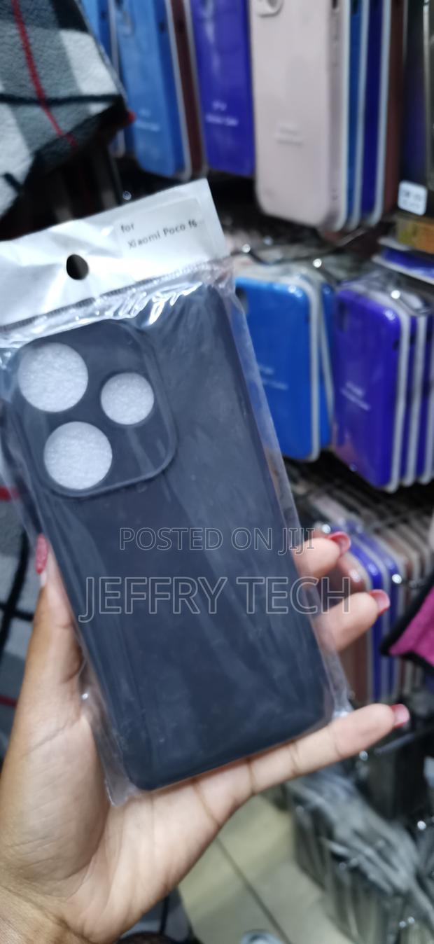 Zaozi Plain Black Soft Silicone Slim Back Case for Poco F6 - thumbnail 3