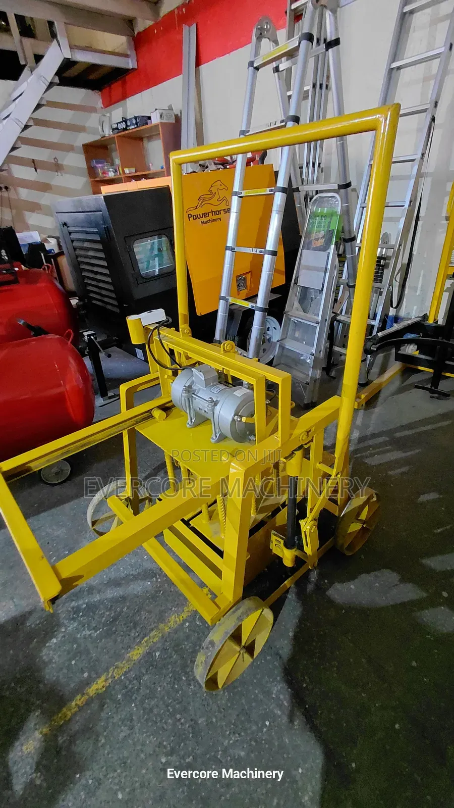 Commercial Hollow Block Making Machine With Vibration Motor.