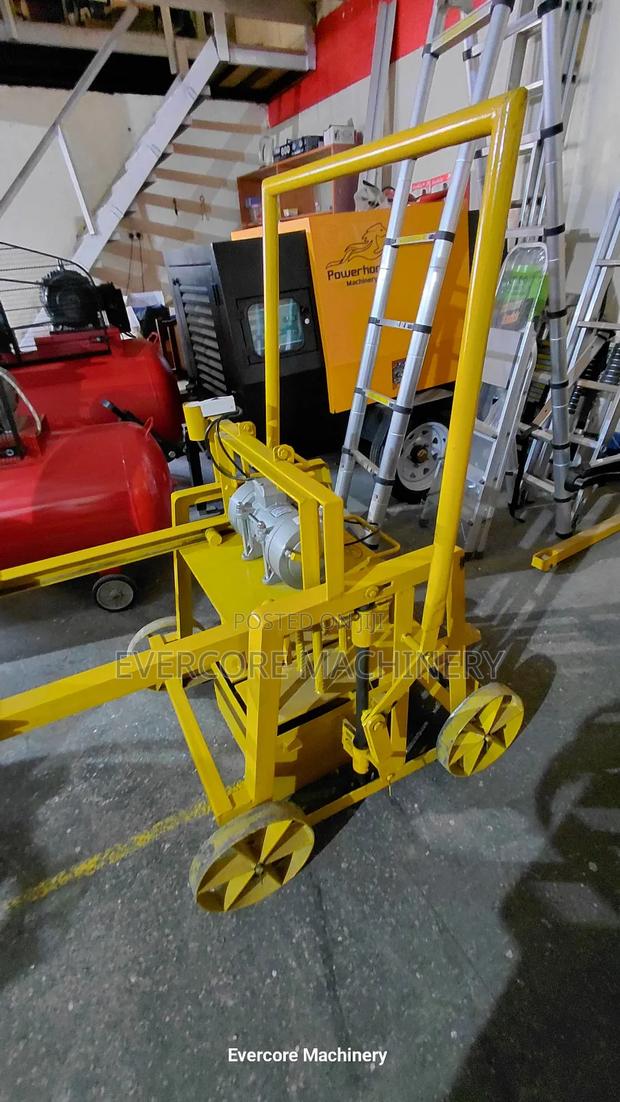 Commercial Hollow Block Making Machine With Vibration Motor. - thumbnail 3