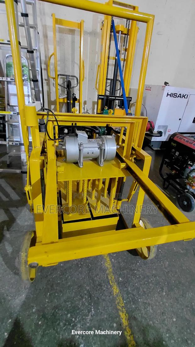 Hollow Block/Brick Making Machine With Motor. - main view