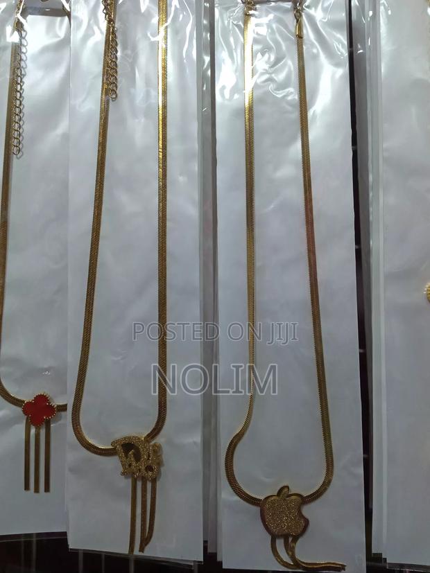 Stainless Chains - main view