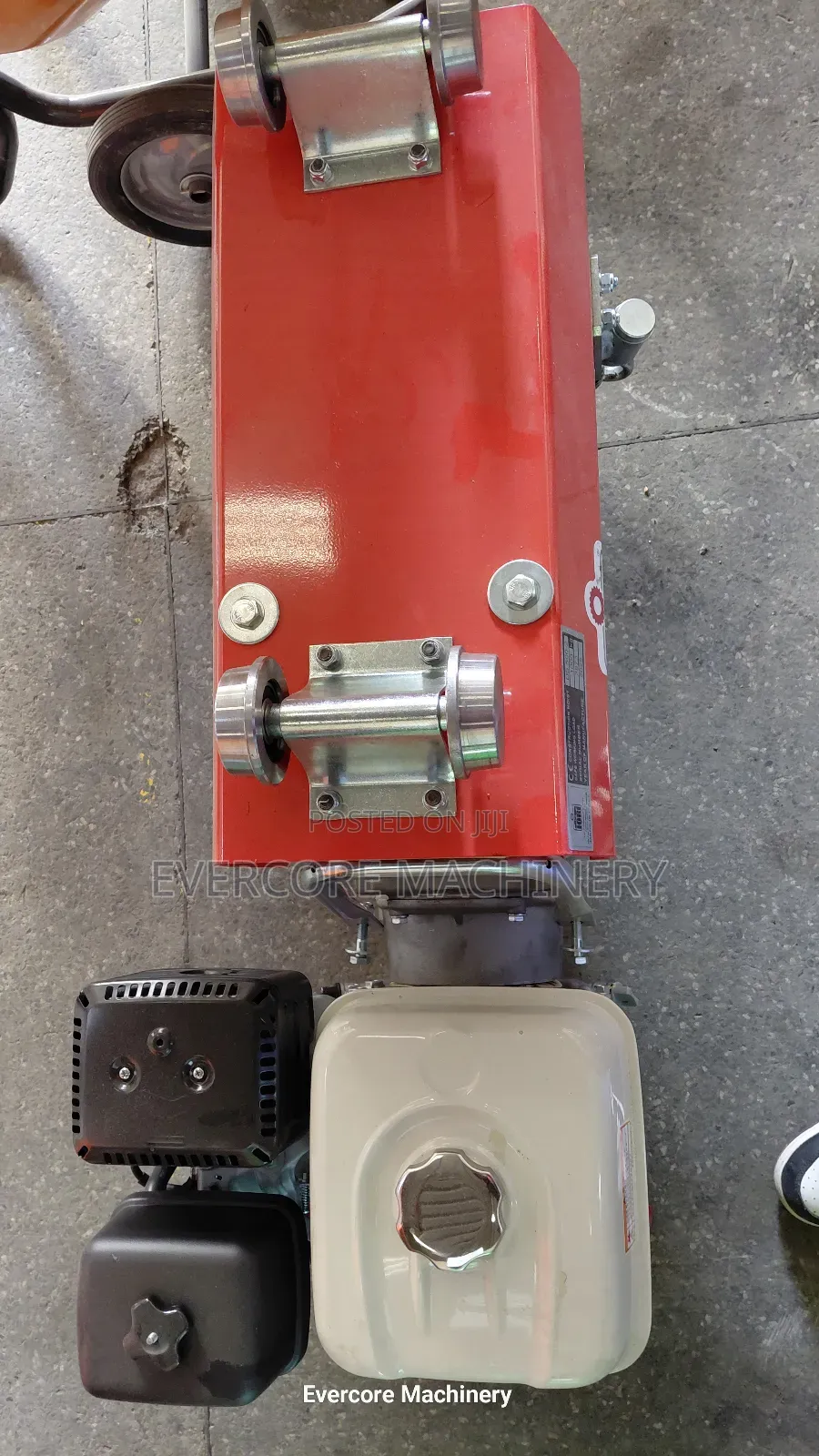 Iori Italian 1000kg/1tonne Concrete Hoist Machine With Buckets.