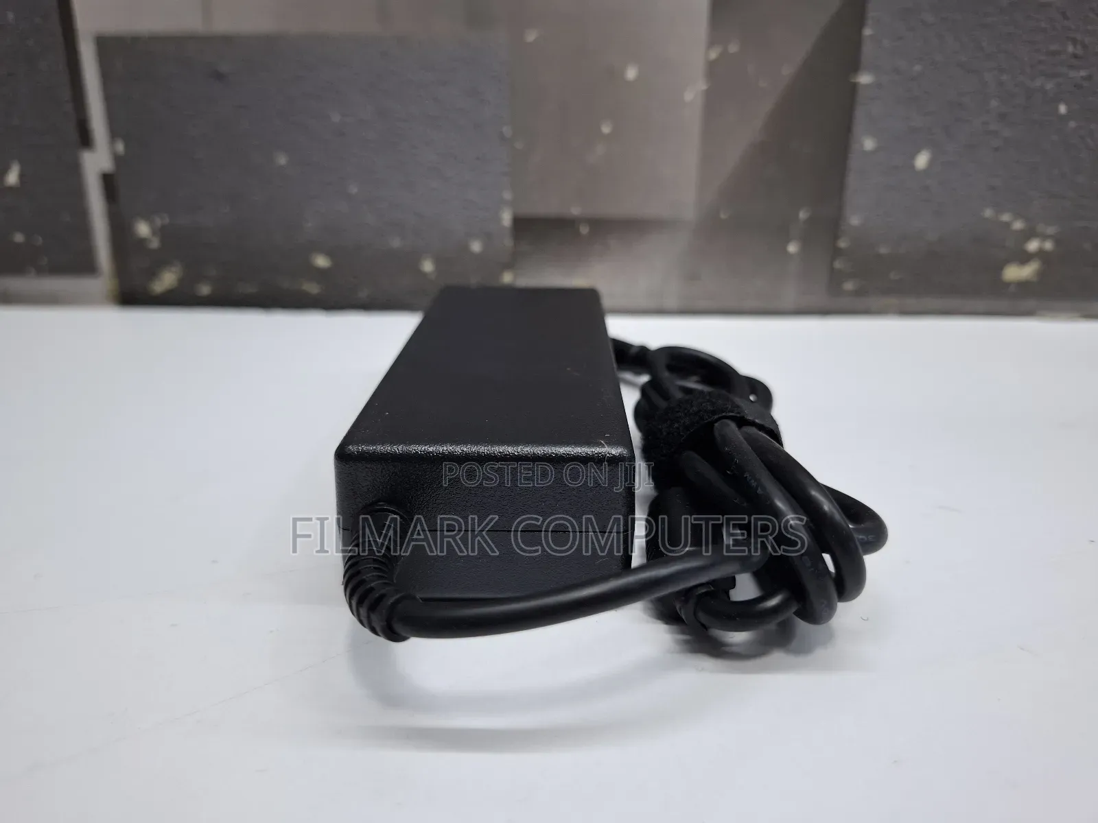 Hp 90w 19v 4.7a Big Pin Charger – Adapter