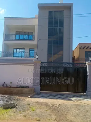 4bdrm Mansion in Membley Estate for sale