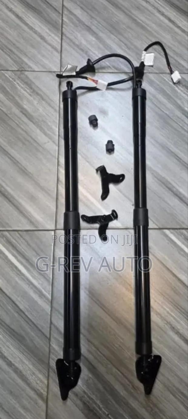 Toyota Fortuner Electric Boot Shocks.