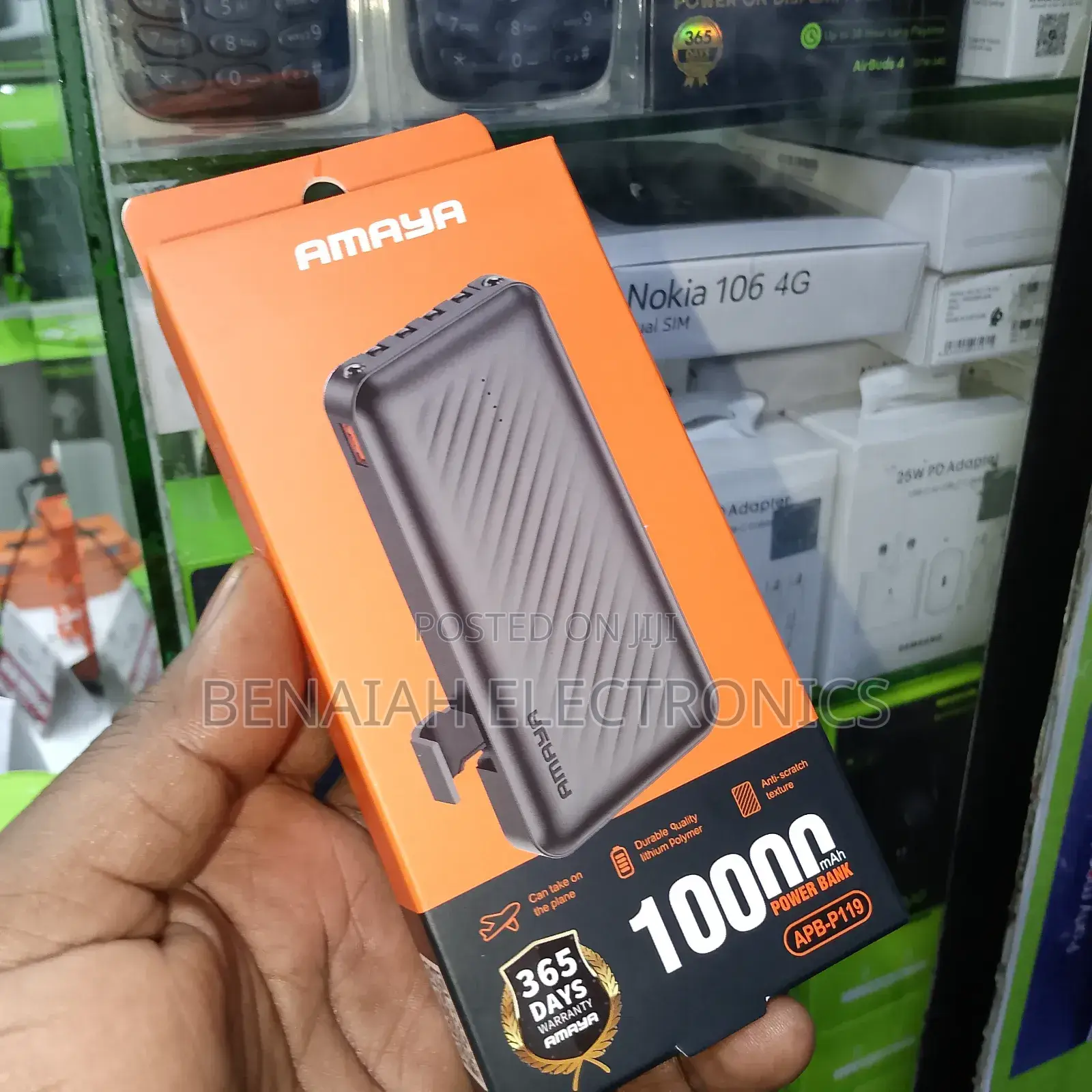 Amaya Powerbank 10000 Mah With Attached Cables