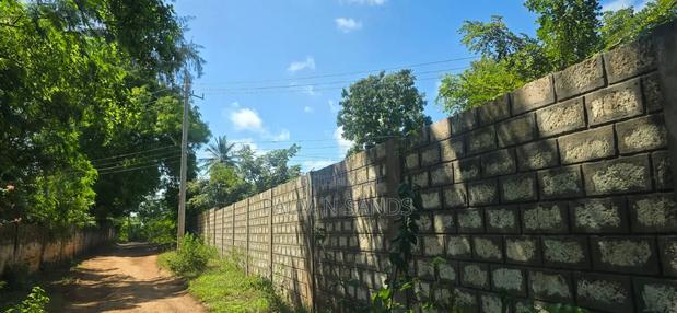 One Acre Prime Land in Diani Up for Sale!! - thumbnail 4