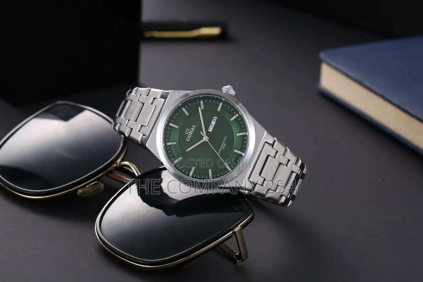 Casual Men Big Face Silvered Metallic Strip Coral Watches