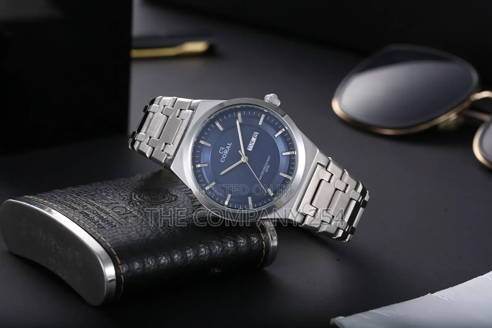 Casual Men Big Face Silvered Metallic Strip Coral Watches