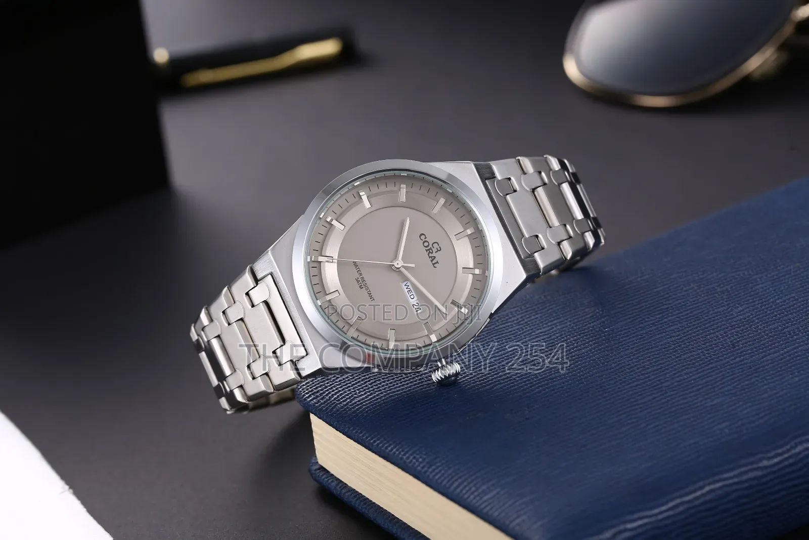 Casual Men Big Face Silvered Metallic Strip Coral Watches