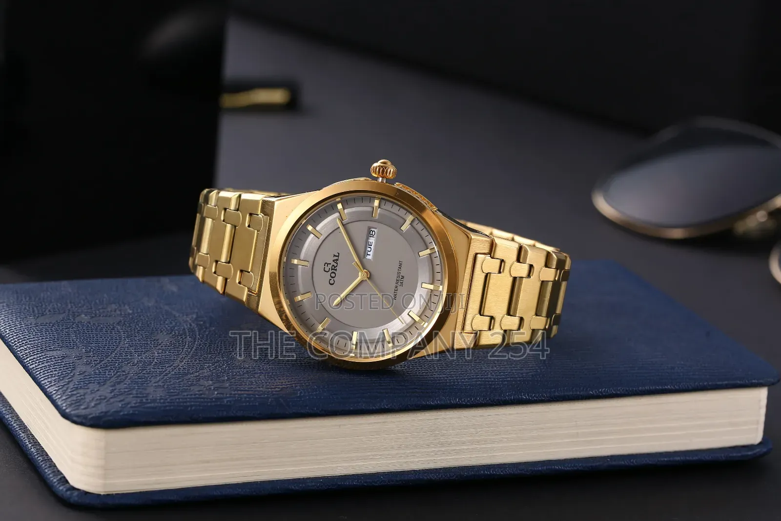 Casual Men Big Face Silvered Metallic Strip Coral Watches