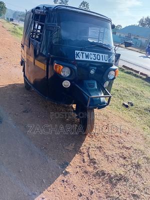 Piaggio 2024 Black - main view