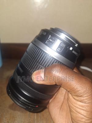 Canon 18-200mm Lens - main view