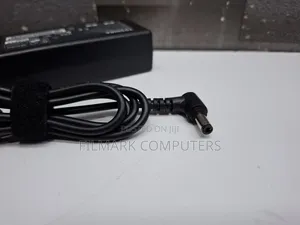 Toshiba Adapter 19v 3.42a 2.5mm