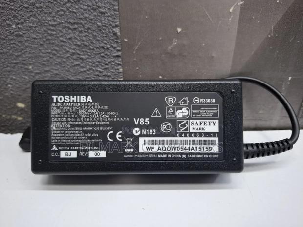 Toshiba Adapter 19v 3.42a 2.5mm - thumbnail 3