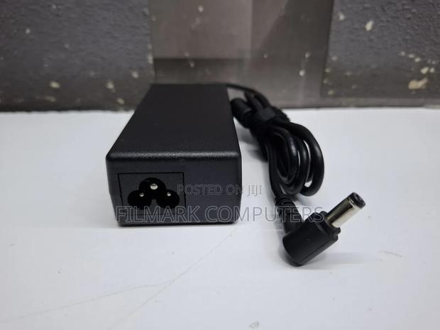 Toshiba Adapter 19v 3.42a 2.5mm - main view