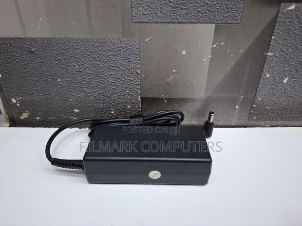 Toshiba Adapter 19v 3.42a 2.5mm - thumbnail 4