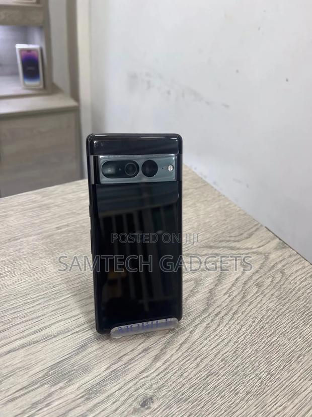 Google Pixel 7 Pro 128 GB Black - main view