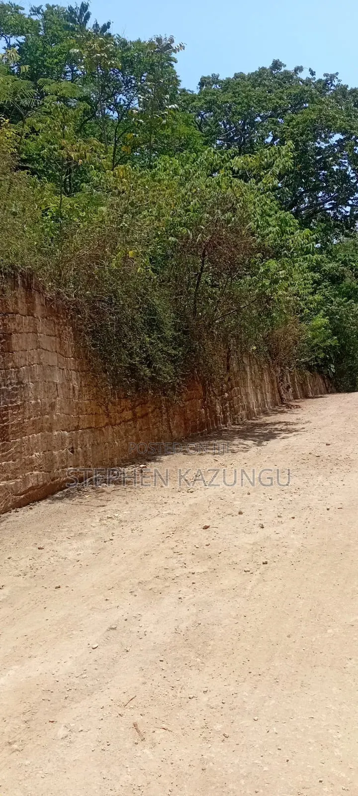 Galu Beach Plot 2 1/4 Acre Plot at a White Sandy at Galu.