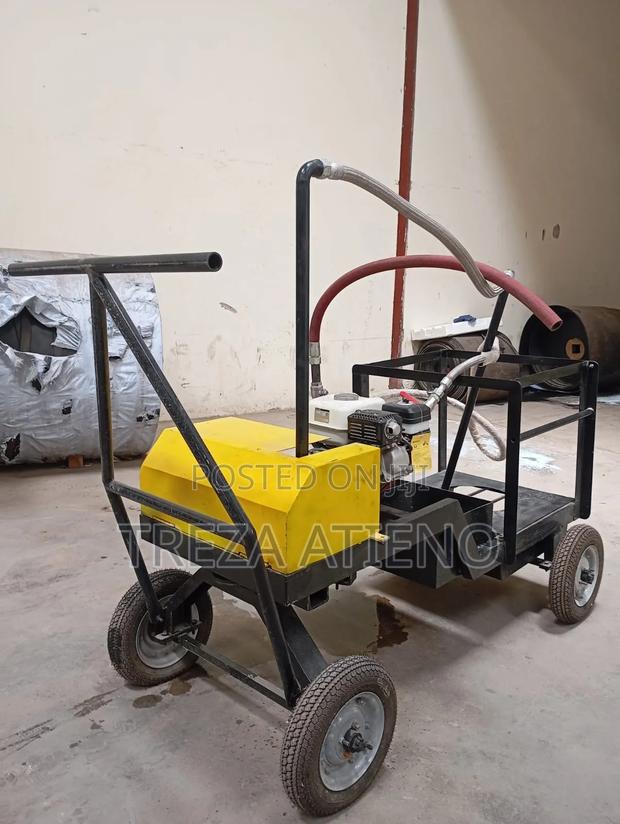 Bitumen Sprayer - thumbnail 3