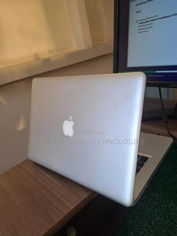 Laptop Apple MacBook Pro 8GB Intel Core I5 HDD 500GB - main view