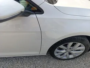 Volkswagen Golf 2019 White