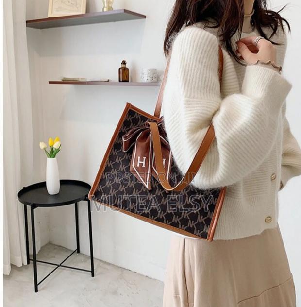 Black,Brawn Cream Fashion Bowtie Tote Bags