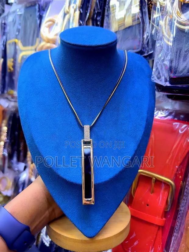 Long Chains - thumbnail 3