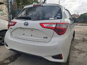 Toyota Vitz 2018 White