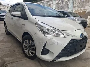 Toyota Vitz 2018 White